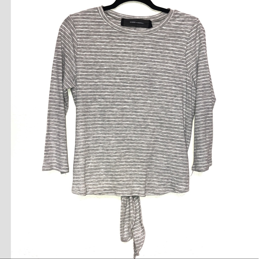 *MUST GO MAKE AN OFFER* Code X Mode gray stripe top size large